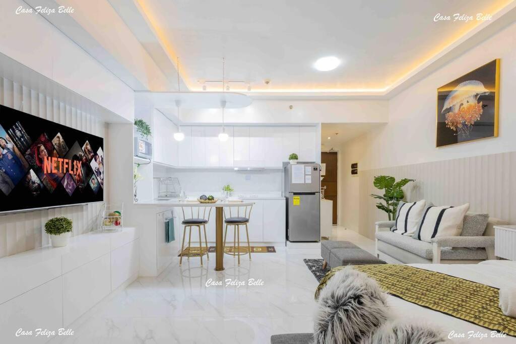 Casa Feliza Belle-veranda Overlooking Venice Grand Canal Gondola Ride, With Pool,gym,tennis,basketball Courts,sauna And Massage