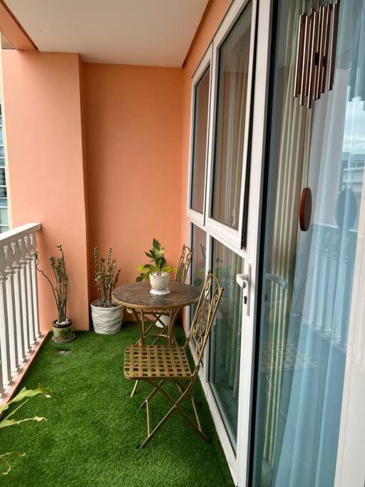 Casa Feliza Belle-veranda Overlooking Venice Grand Canal Gondola Ride, With Pool,gym,tennis,basketball Courts,sauna And Massage